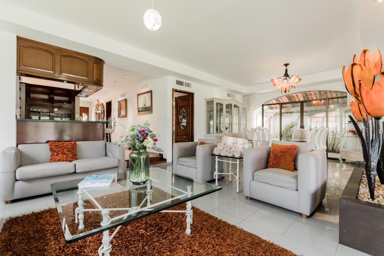 Elegant Lagoon Front Villa By Casa Paraiso Cancún Eksteriør bilde
