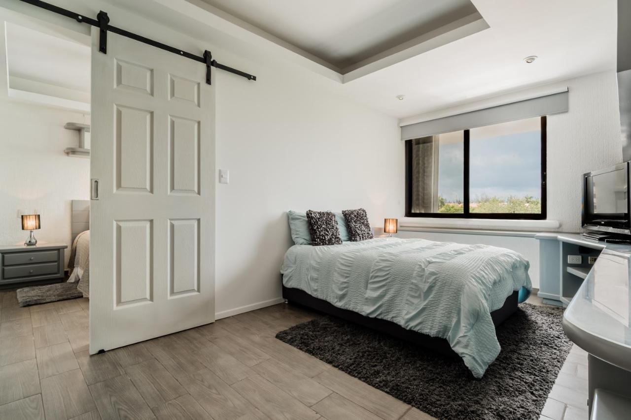 Elegant Lagoon Front Villa By Casa Paraiso Cancún Eksteriør bilde
