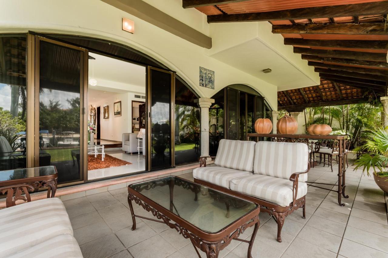 Elegant Lagoon Front Villa By Casa Paraiso Cancún Eksteriør bilde