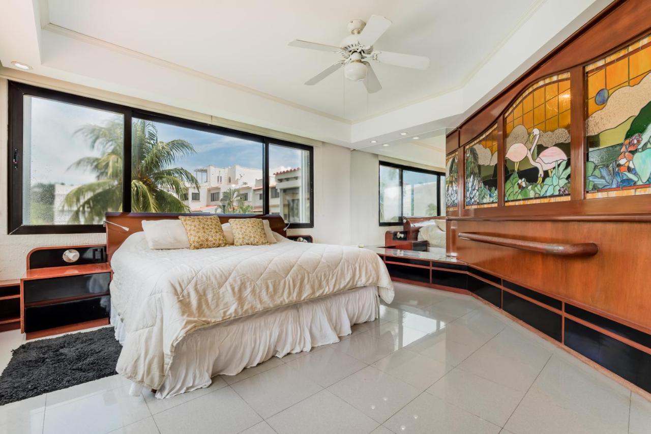 Elegant Lagoon Front Villa By Casa Paraiso Cancún Eksteriør bilde