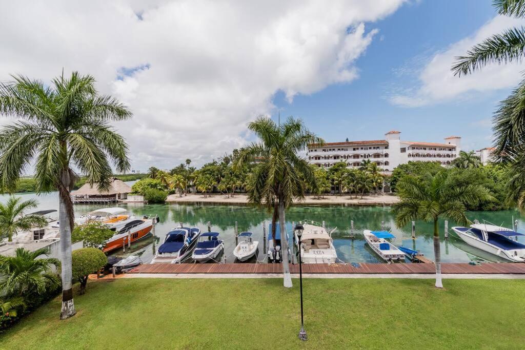 Elegant Lagoon Front Villa By Casa Paraiso Cancún Eksteriør bilde