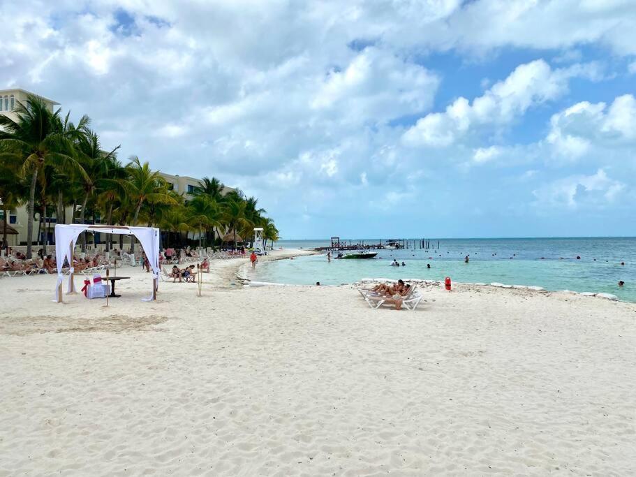Elegant Lagoon Front Villa By Casa Paraiso Cancún Eksteriør bilde